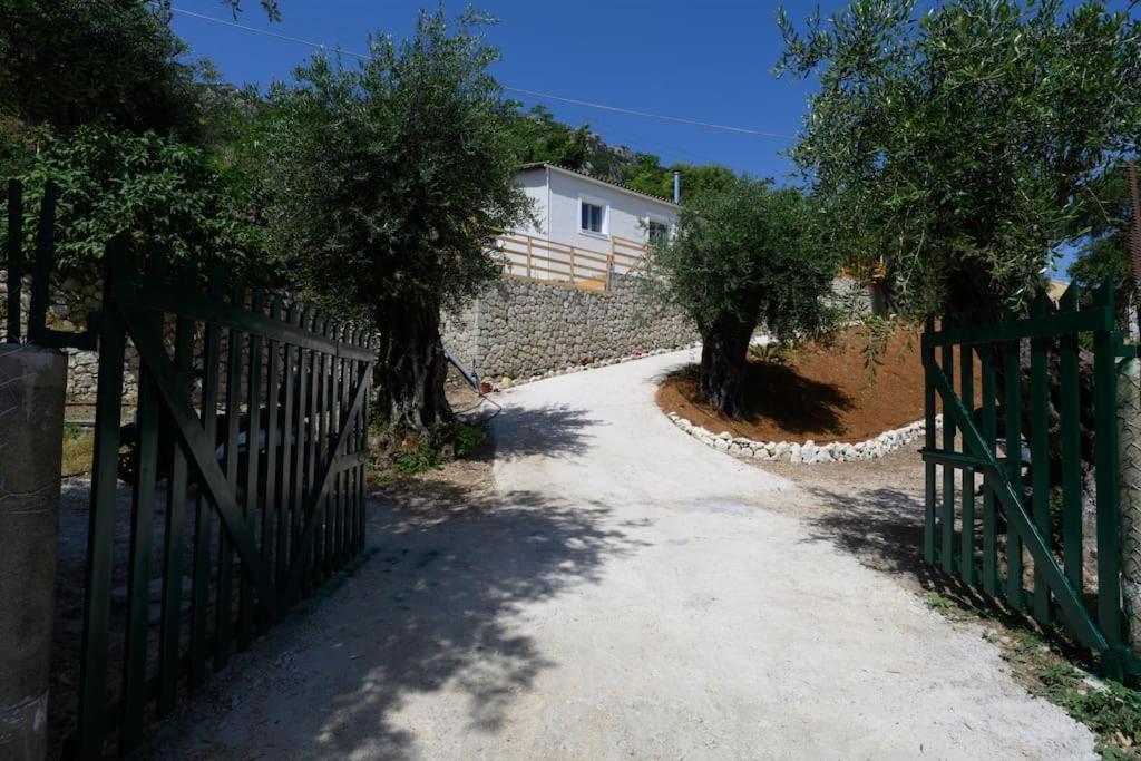 Case de vacanță Kalyva Country House, With Private And Pool Benitses (Corfu)